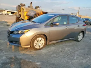 2023 NISSAN LEAF
