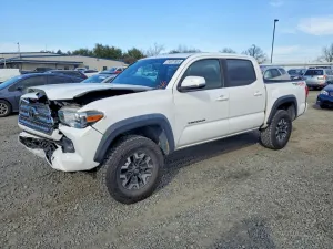 2017 TOYOTA TACOMA