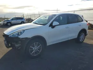 2016 PORSCHE CAYENNE