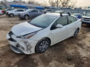 2019 TOYOTA PRIUS