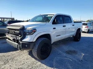 2017 TOYOTA TUNDRA