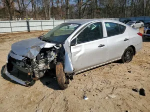 2019 NISSAN VERSA