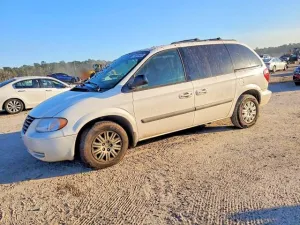 2005 CHRYSLER MINIVAN