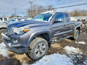 2017 TOYOTA TACOMA