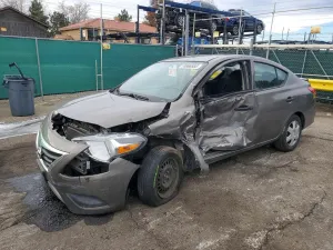 2015 NISSAN VERSA