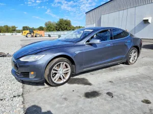 2015 TESLA MODEL S