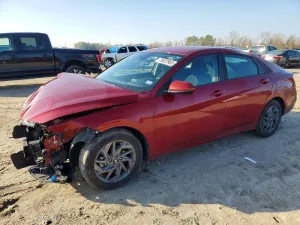 2024 HYUNDAI ELANTRA