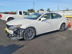 2016 LEXUS ES300