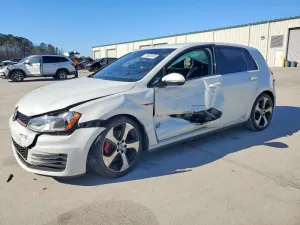 2016 VOLKSWAGEN GTI