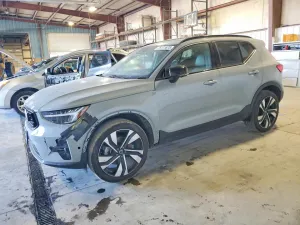 2024 VOLVO XC40 PLUS