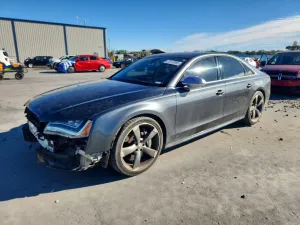 2014 AUDI S8