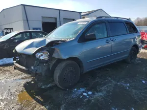2004 TOYOTA SIENNA