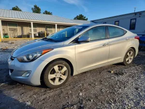 2012 HYUNDAI ELANTRA