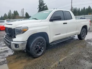 2017 TOYOTA TUNDRA