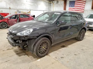 2017 PORSCHE CAYENNE