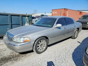 2006 LINCOLN TOWNCAR