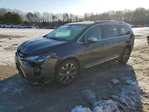 2017 CHRYSLER PACIFICA