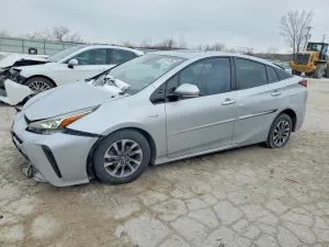 2019 TOYOTA PRIUS