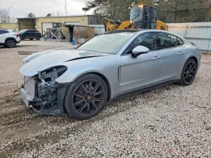 2018 PORSCHE PANAMERA