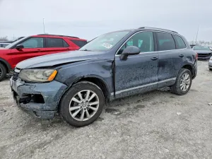 2013 VOLKSWAGEN TOUAREG