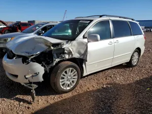 2010 TOYOTA SIENNA
