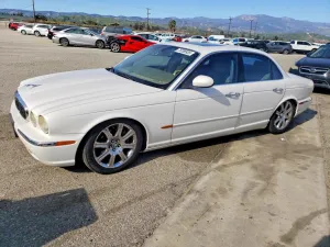 2004 JAGUAR XJ8