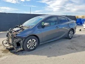 2016 TOYOTA PRIUS