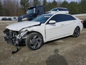 2024 HYUNDAI ELANTRA