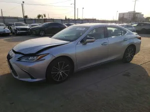 2023 LEXUS ES300