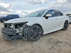 2019 TOYOTA CAMRY