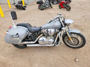 2004 HONDA VTX CYCLE