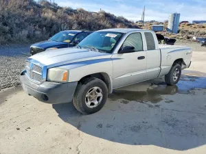 2005 DODGE DAKOTA
