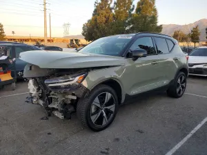 2022 VOLVO XC40 P8 RE