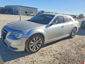 2019 CHRYSLER 300