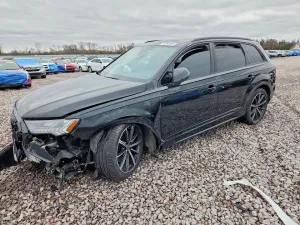 2023 AUDI Q7