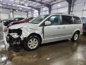 2009 CHRYSLER MINIVAN