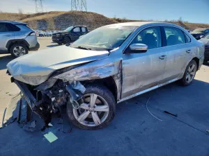 2015 VOLKSWAGEN PASSAT