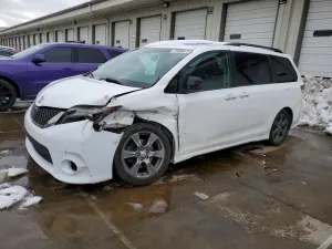 2017 TOYOTA SIENNA