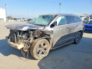 2017 TOYOTA HIGHLANDER