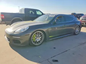 2014 PORSCHE PANAMERA