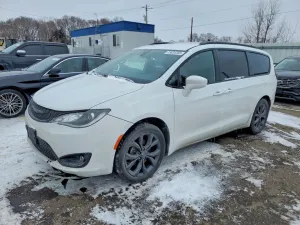 2019 CHRYSLER PACIFICA