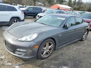 2013 PORSCHE PANAMERA