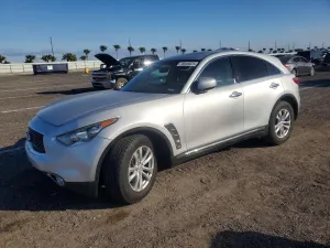 2017 INFINITI QX70