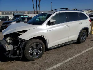 2017 TOYOTA HIGHLANDER