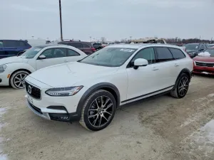 2020 VOLVO V90