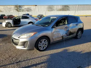 2013 MAZDA 3