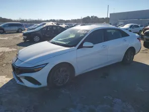 2024 HYUNDAI ELANTRA