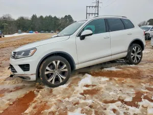 2017 VOLKSWAGEN TOUAREG