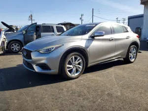 2017 INFINITI QX30