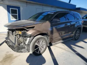 2017 TOYOTA HIGHLANDER